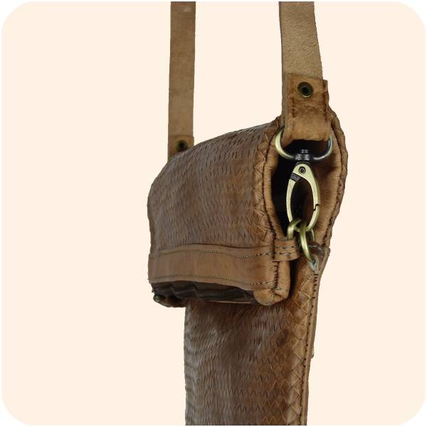 Simandra Leder Handtasche Dafira 33x26cm - marokkanische Umhängetasche in Flecht-Optik mit 3 Fächern Letzter Tag