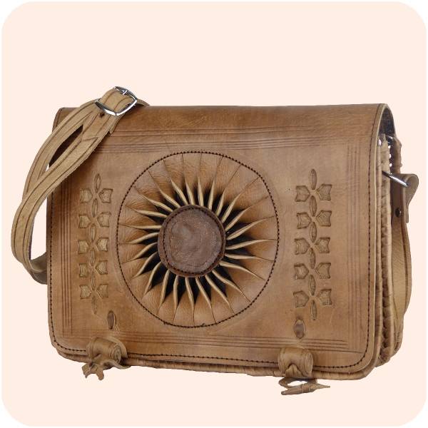 Simandra Leder-Handtasche „Dorah“ 22x28cm dunkelbraun I marokkanische Umhängetasche mit Ledernäherei I 100% Handarbeit I verstellbarer Schultergurt