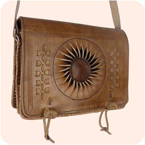Simandra Leder-Handtasche „Dorah“ 22x28cm dunkelbraun I marokkanische Umhängetasche mit Ledernäherei I 100% Handarbeit I verstellbarer Schultergurt Bis zu 60% Rabatt