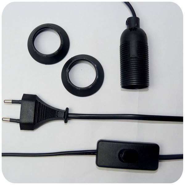 Simandra E14 Lampenfassung schwarz mit Kippschalter und 2 m Netzkabel Schraubring für Tischlampe Stehleuchte, EU Herstellung Meist gekauft