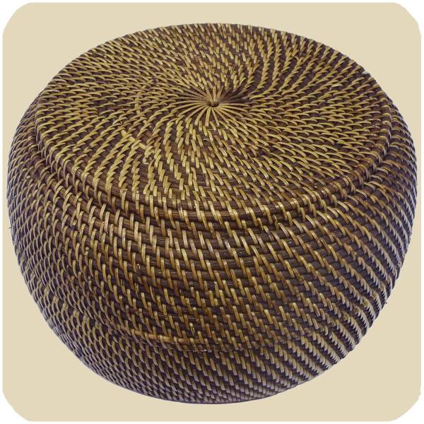 Simandra Korbschale mit Deckel aus 100% Ata, Rattan Palme, dekorative Unikate Korb-schale Holz-korb Handarbeit natur rund 33x20 cm VIP-Rabatte